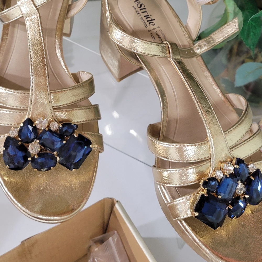 BLUE CRYSYAL SHOE CLIPS. CAN DRESS UP JUST ABOUT ANY SHOE!! - Picture 5 of 6